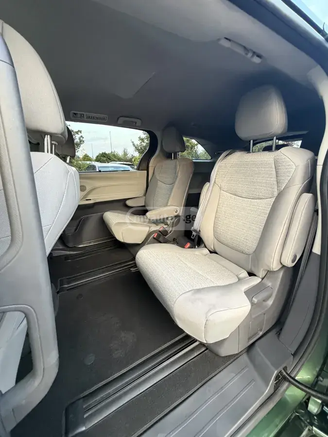 Toyota Sienna, миниатюра 9