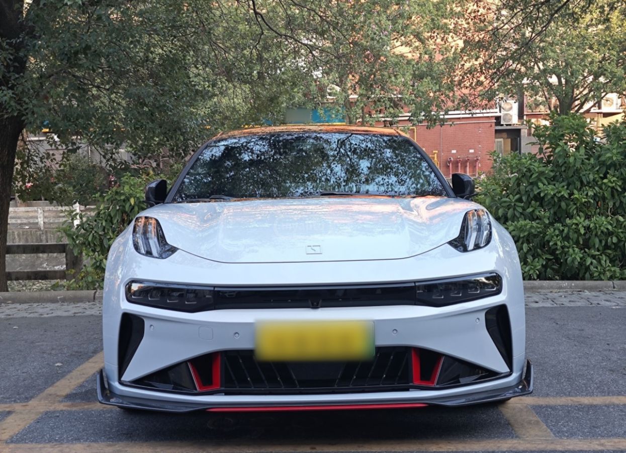Zeekr 001