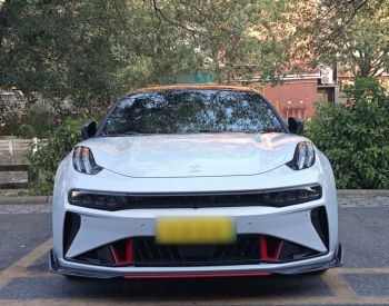 Zeekr 001 