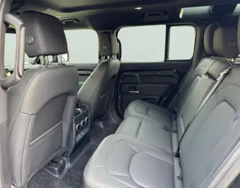 Land Rover Defender 110 