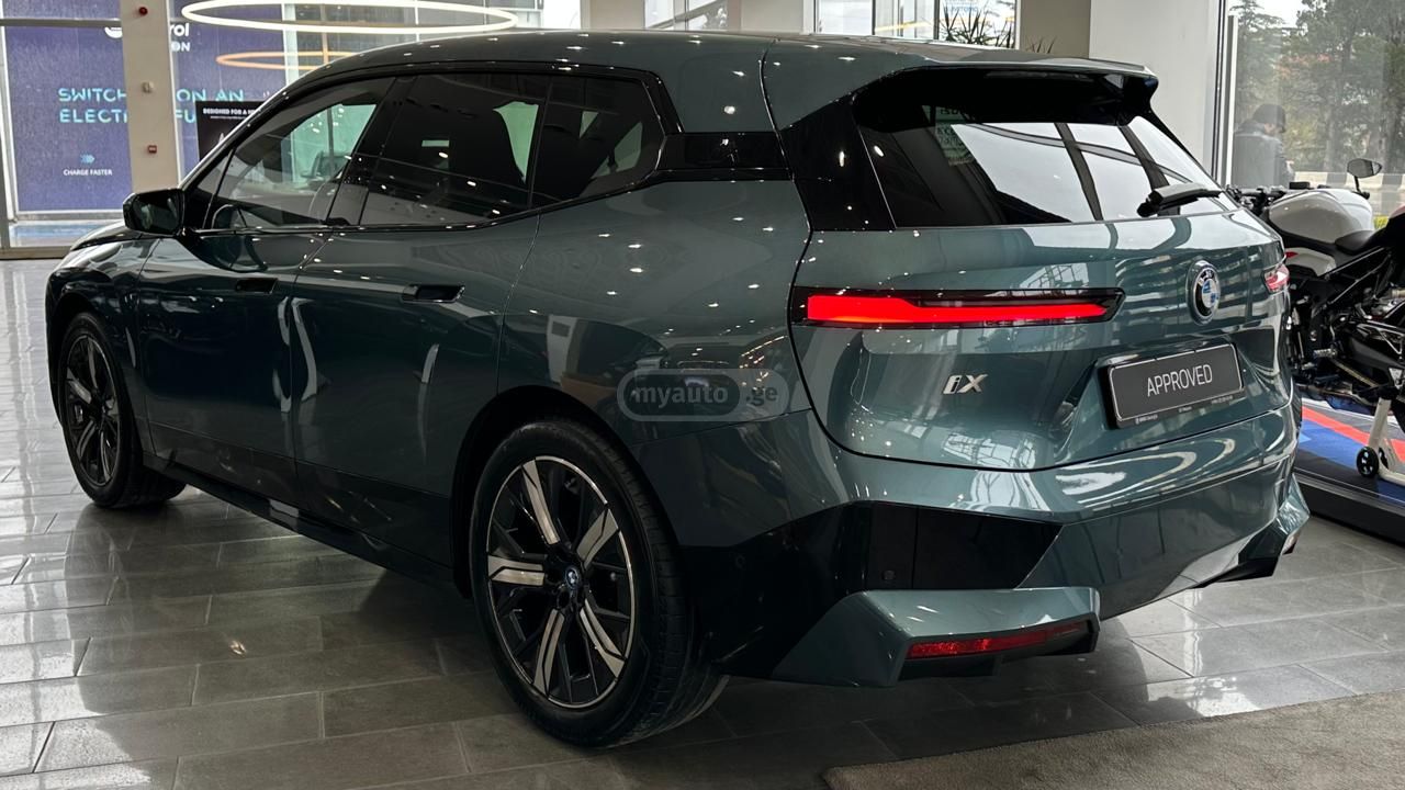 BMW IX