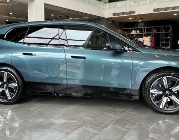 BMW IX xDrive40