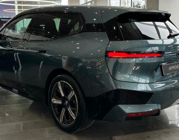 BMW IX xDrive40