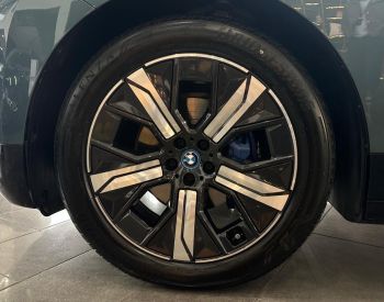 BMW IX xDrive40