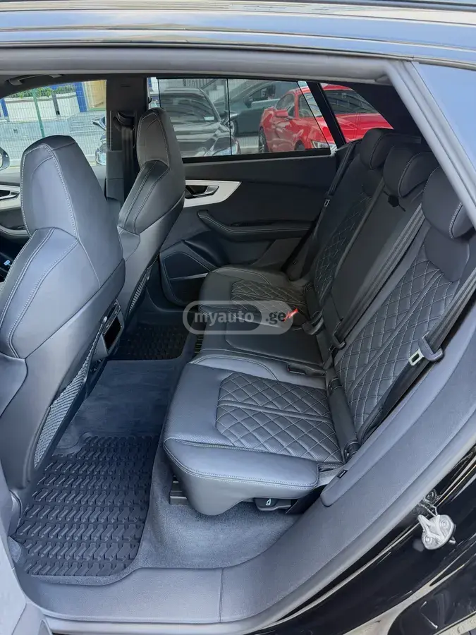 Audi SQ8, миниатюра 10