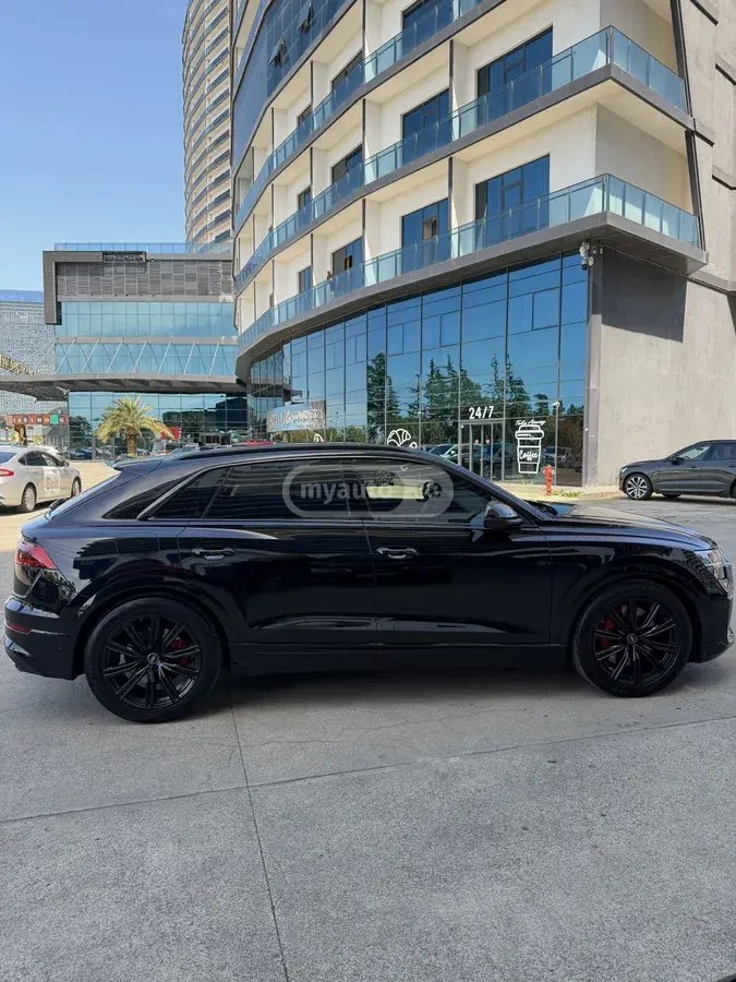Audi SQ8, миниатюра 3