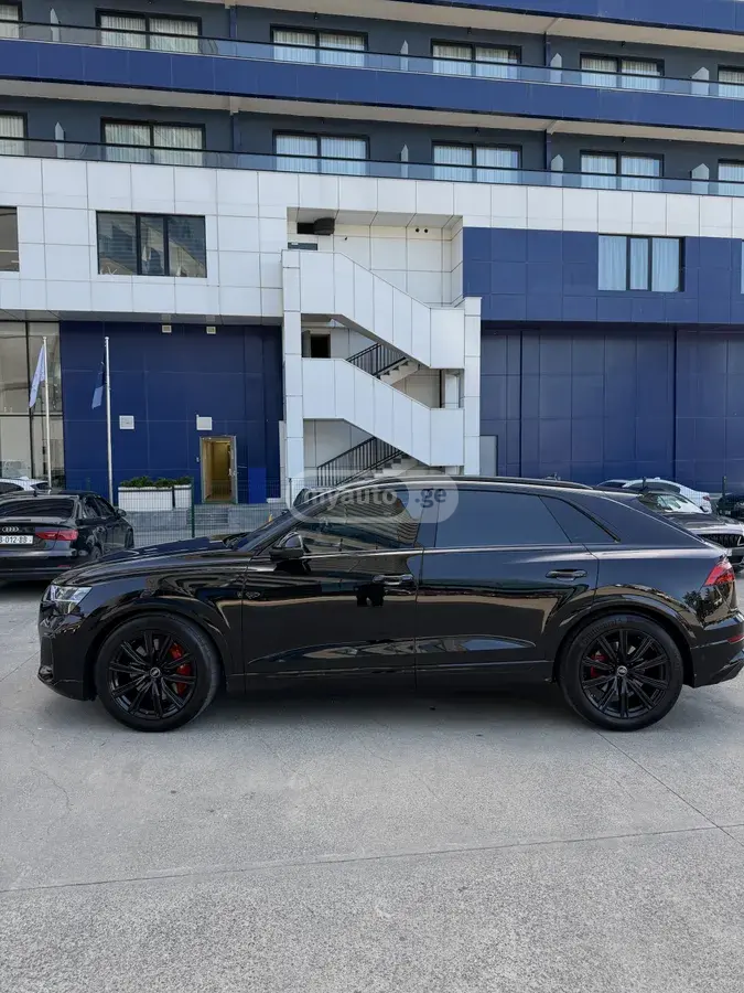 Audi SQ8, миниатюра 7