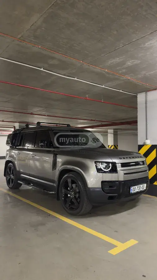 Land Rover Defender 110