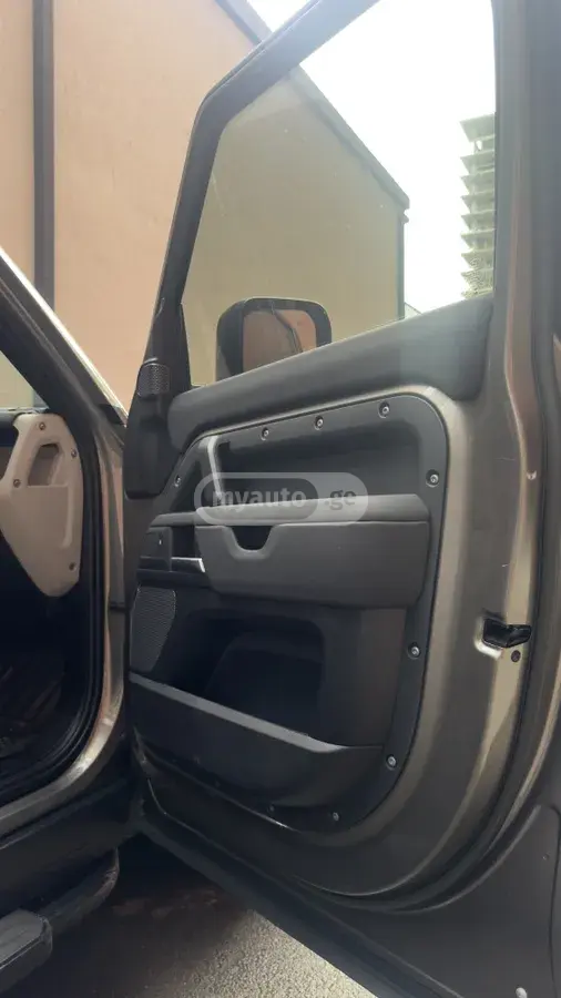 Land Rover Defender 110, миниатюра 7