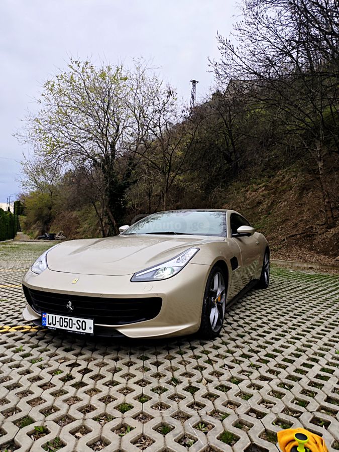 Ferrari GTC4Lusso