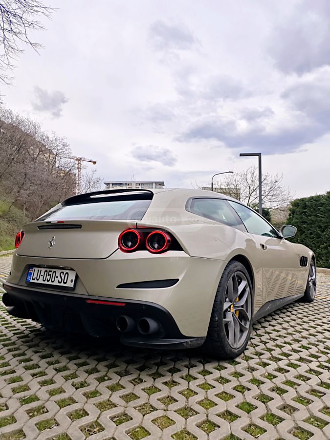 Ferrari GTC4Lusso