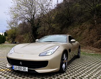 Ferrari GTC4Lusso 