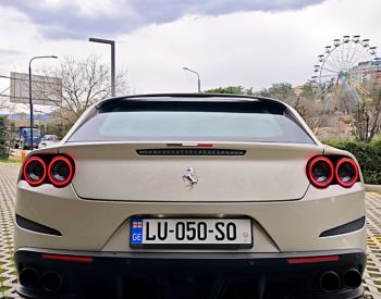 Ferrari GTC4Lusso 