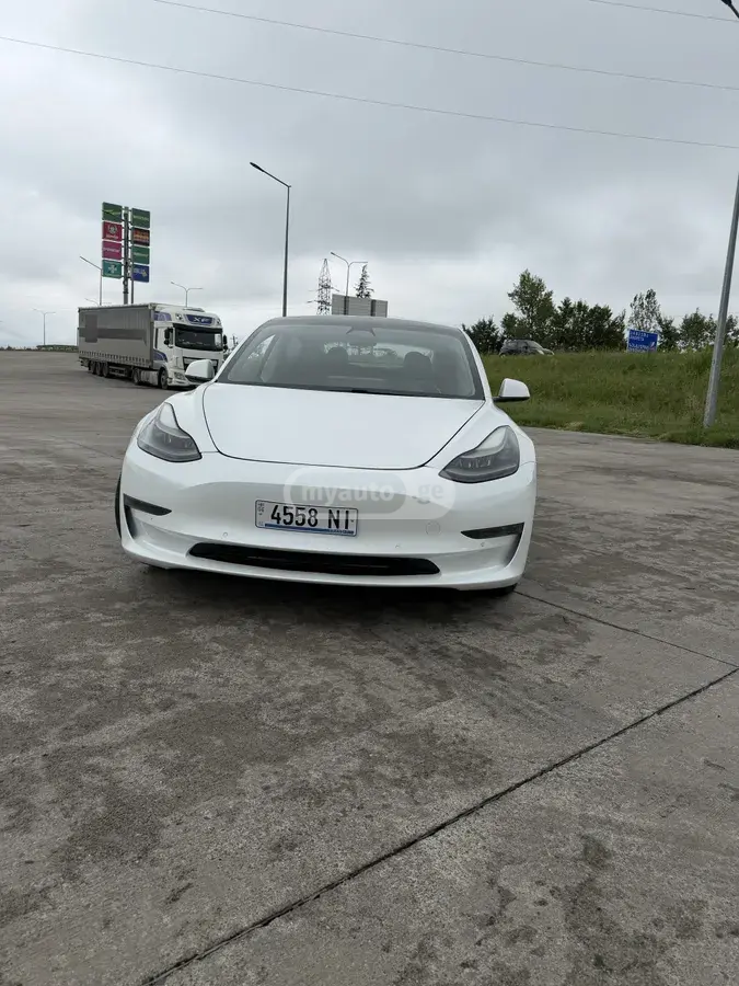 Tesla Model 3, миниатюра 3