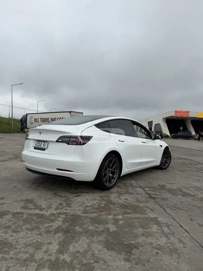 Tesla Model 3, миниатюра 7