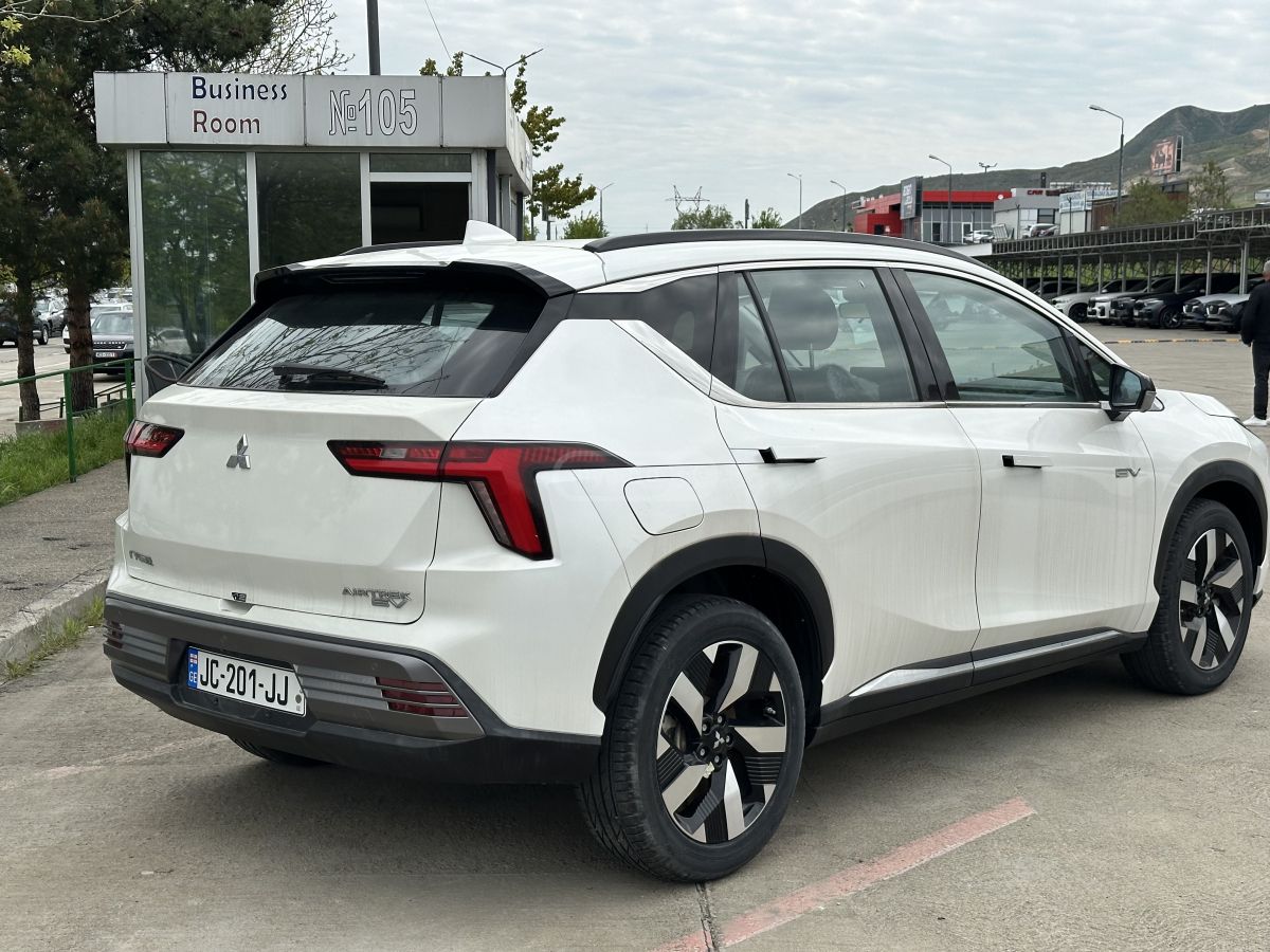 Mitsubishi Airtrek, миниатюра 6