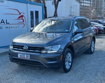 Volkswagen Tiguan SE