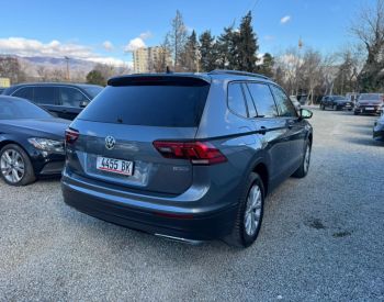 Volkswagen Tiguan SE