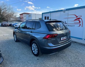 Volkswagen Tiguan SE