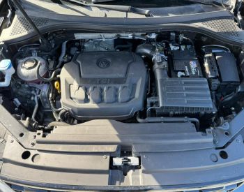 Volkswagen Tiguan SE