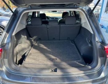 Volkswagen Tiguan SE