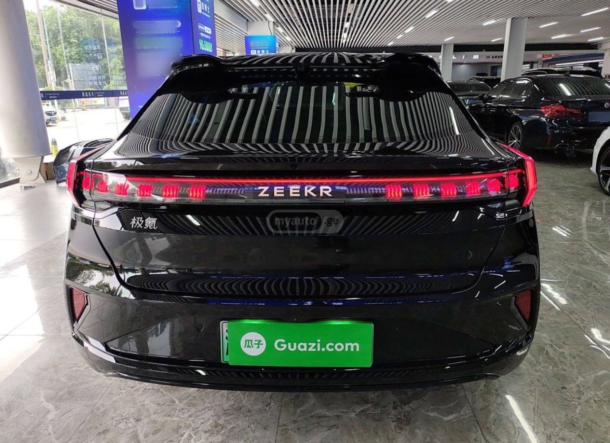Zeekr 001