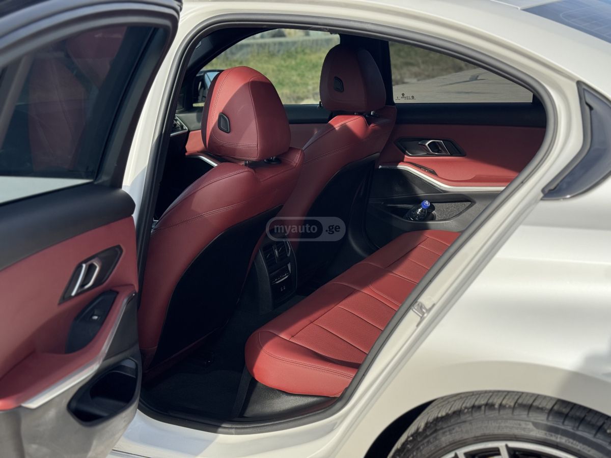 BMW 3 Series 330, миниатюра 13