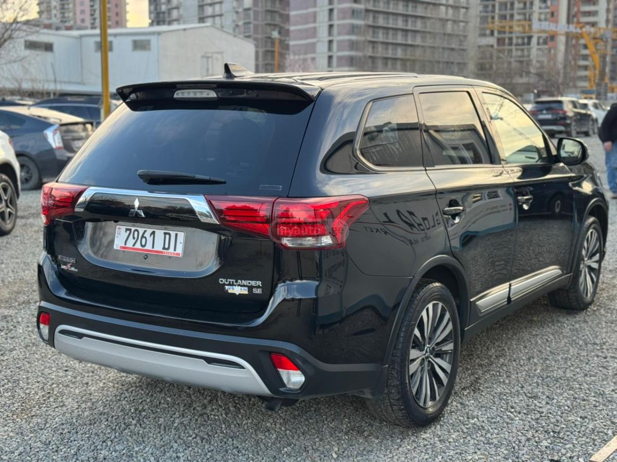 Mitsubishi Outlander 