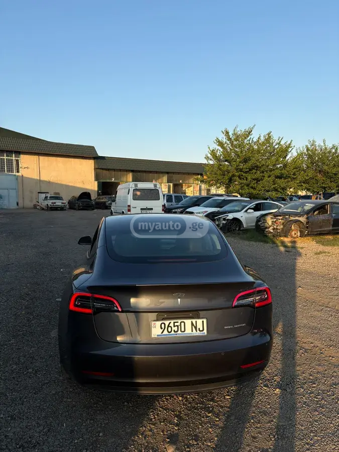 Tesla Model 3, миниатюра 4