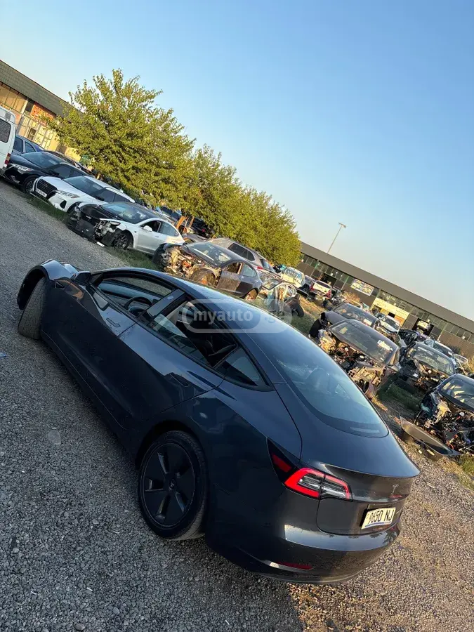 Tesla Model 3, миниатюра 7
