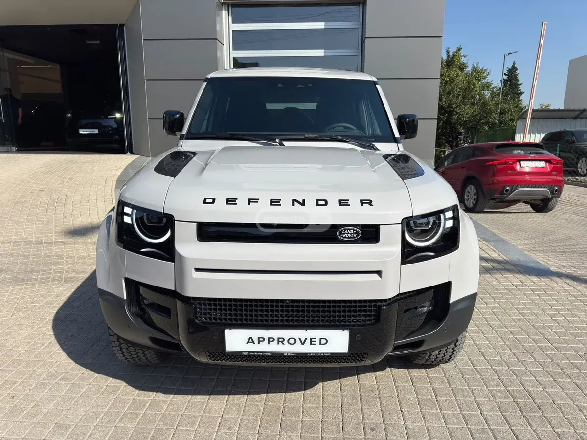 Land Rover Defender 110