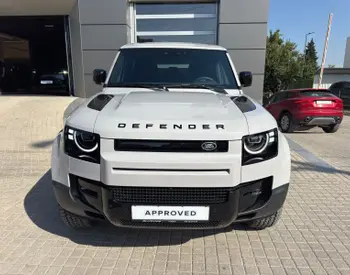 Land Rover Defender 110 