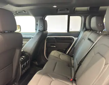 Land Rover Defender 110 