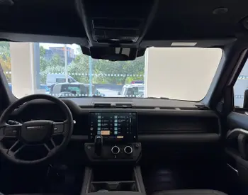 Land Rover Defender 110 