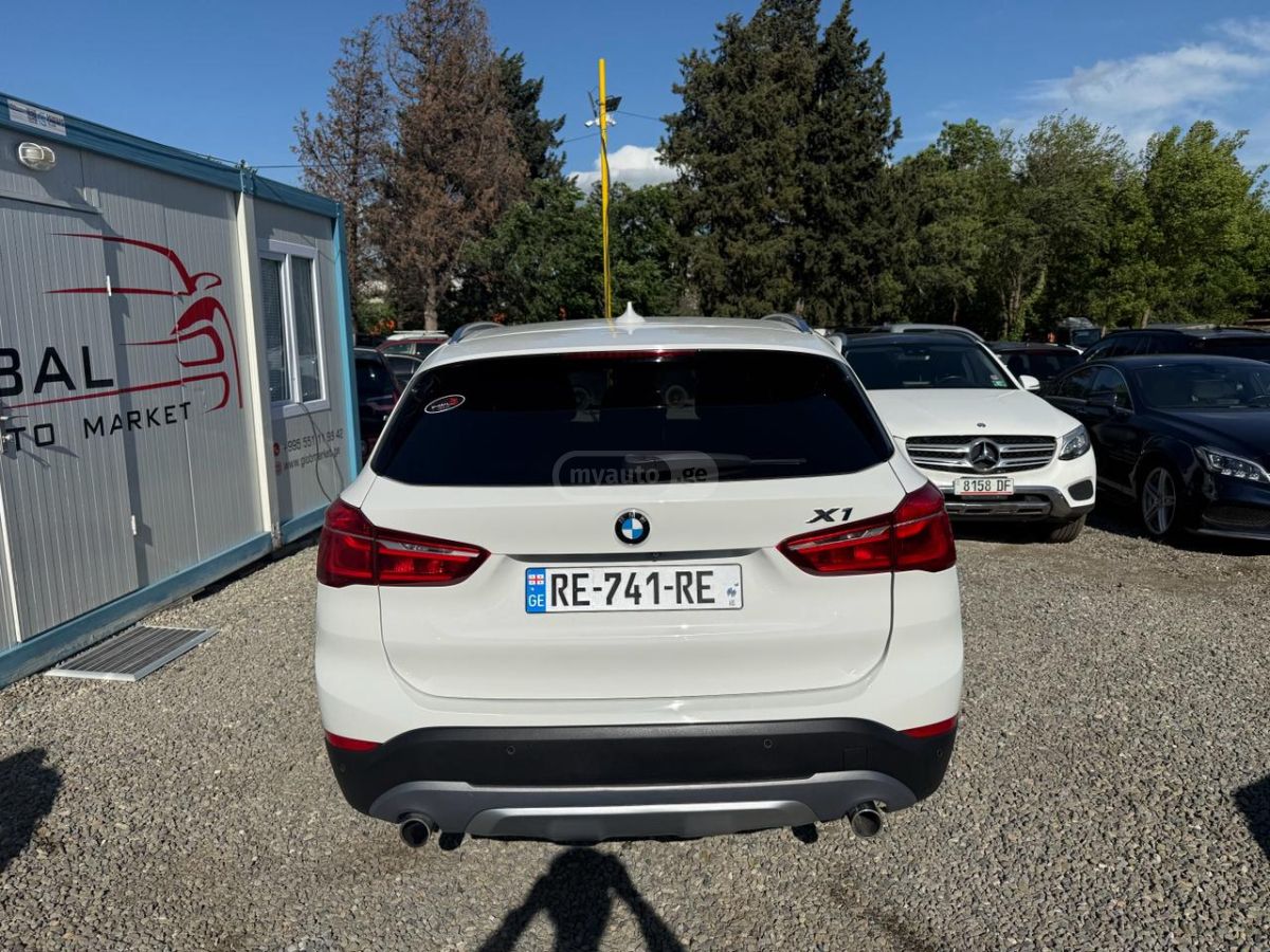 BMW X1