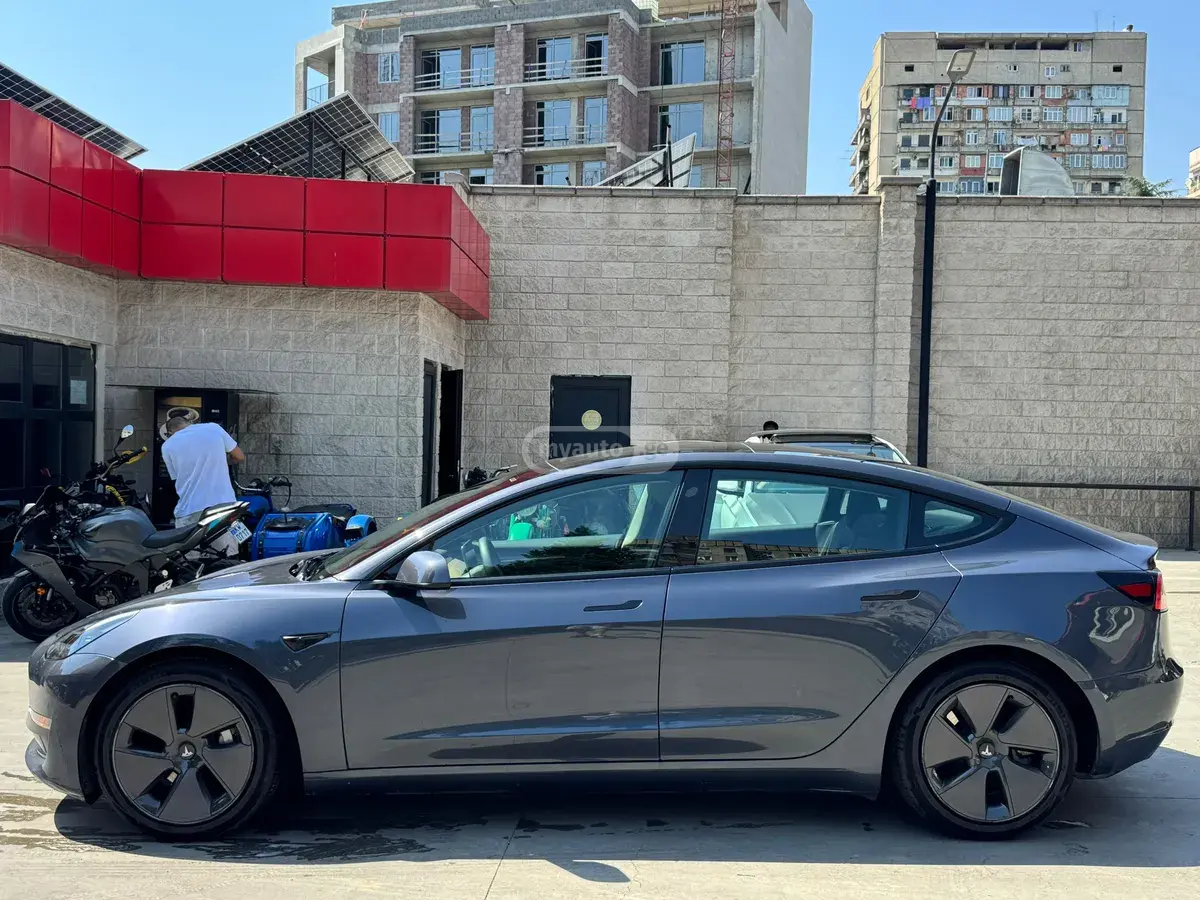 Tesla Model 3, миниатюра 2