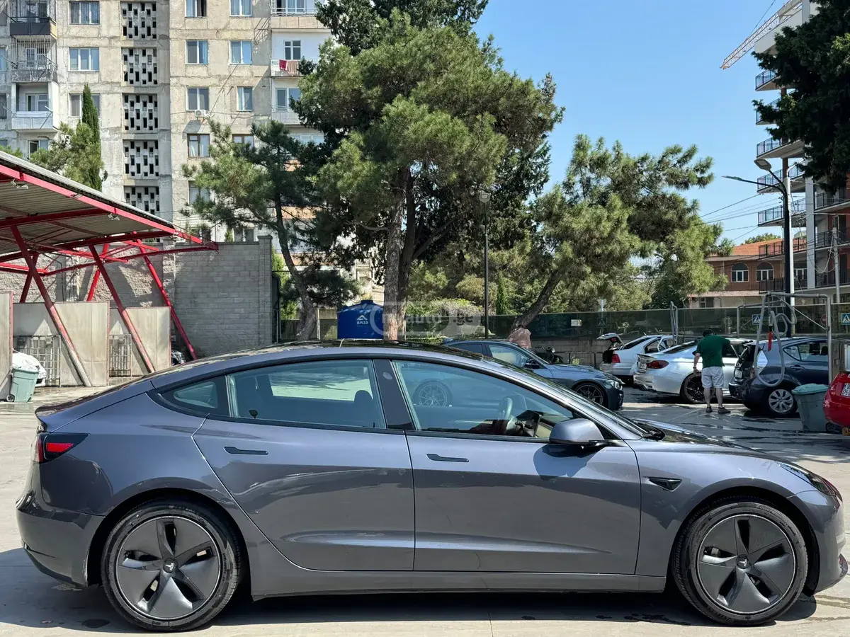 Tesla Model 3, миниатюра 3