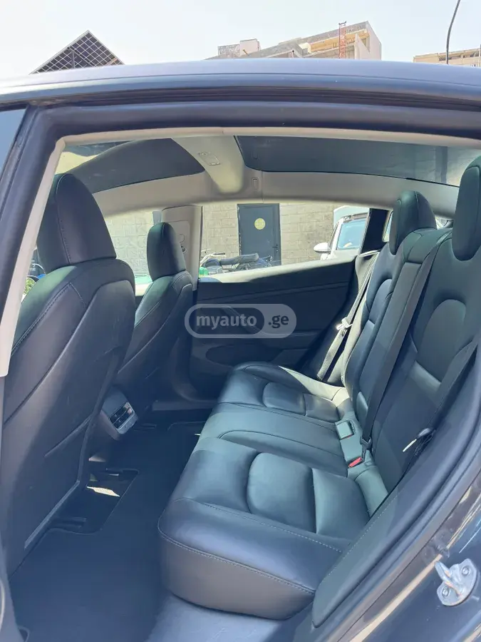 Tesla Model 3, миниатюра 7