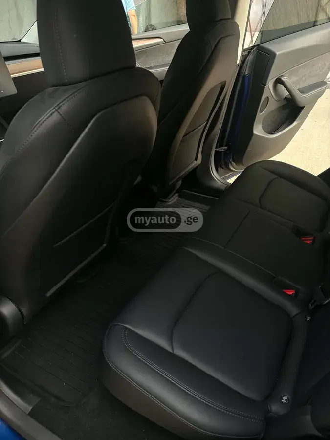 Tesla Model Y, миниатюра 10