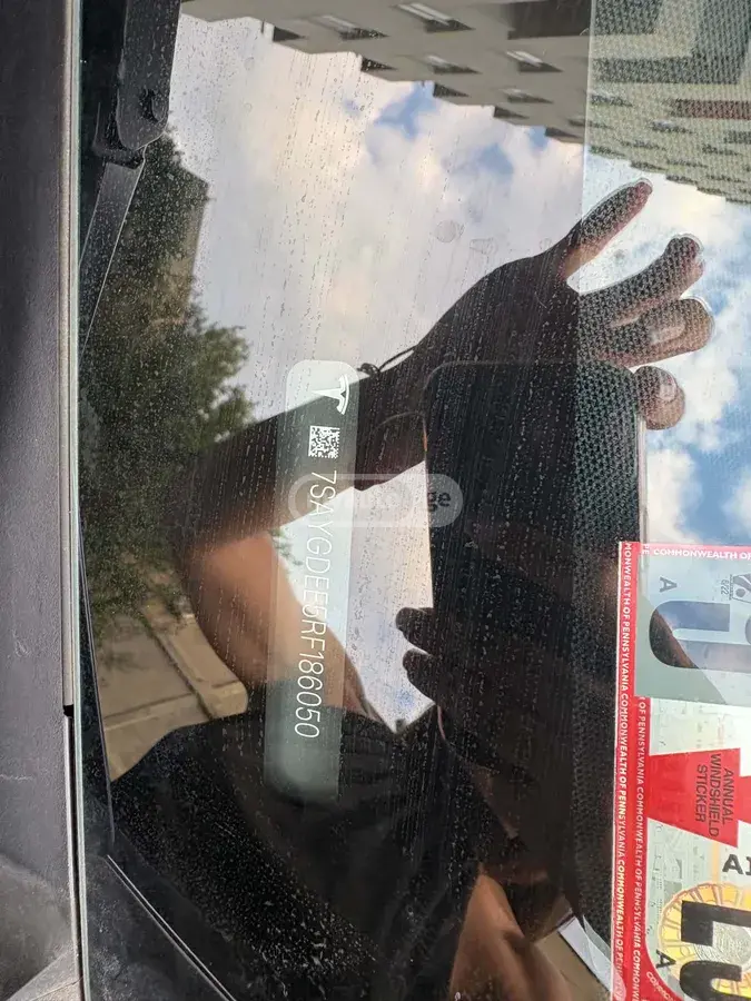 Tesla Model Y, миниатюра 11