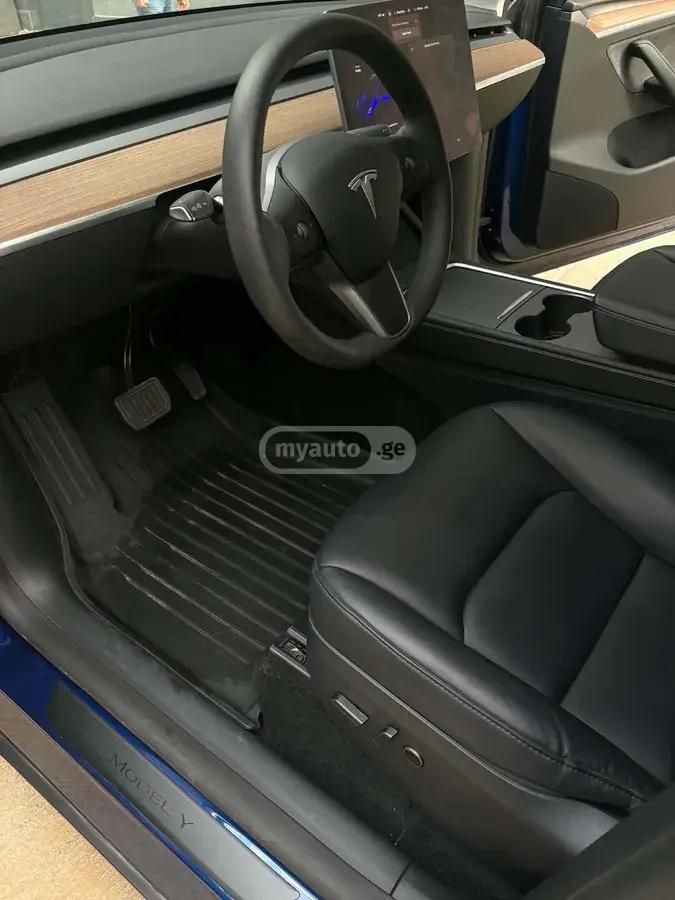 Tesla Model Y, миниатюра 7
