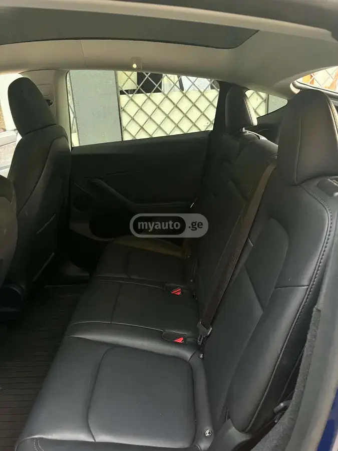 Tesla Model Y, миниатюра 9