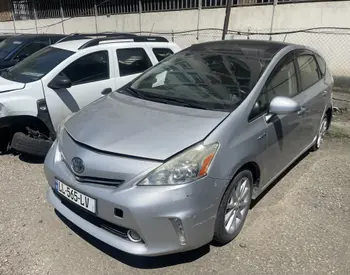 Toyota Prius V