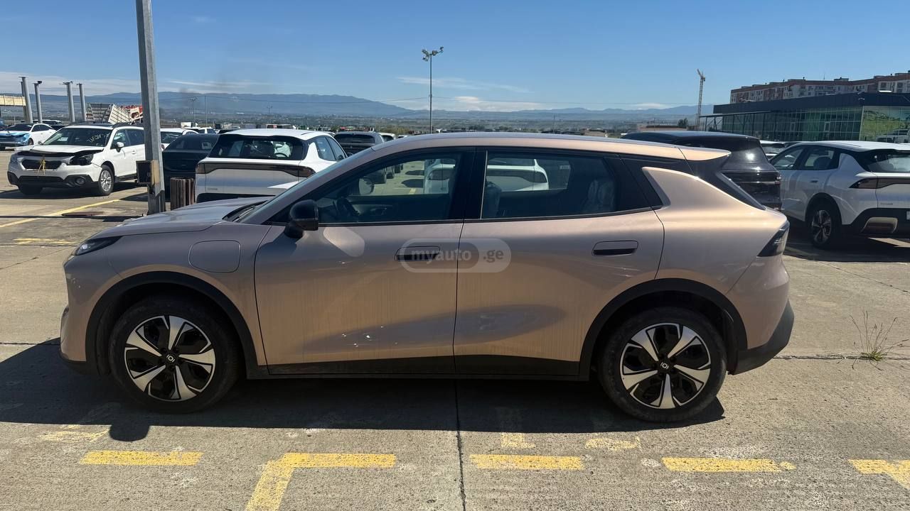 Changan Nevo Q05 