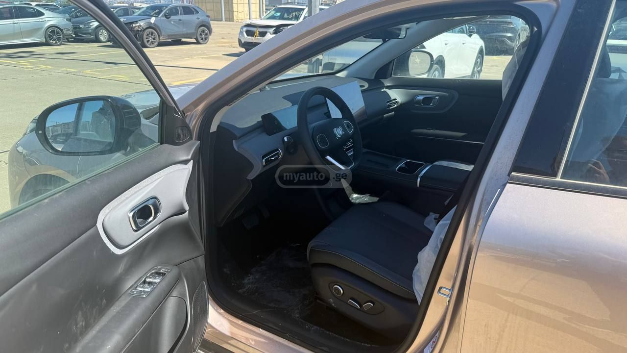 Changan Nevo Q05 
