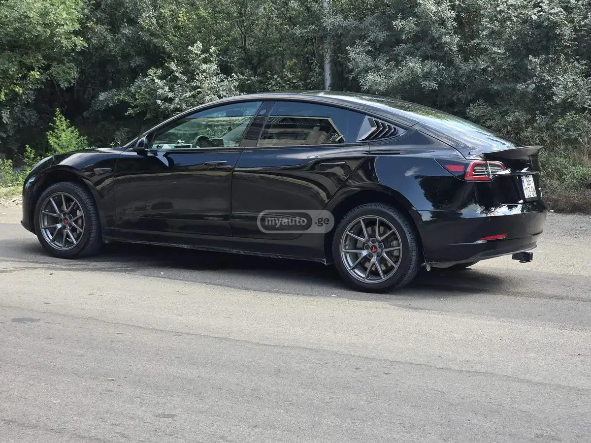 Tesla Model 3, миниатюра 3