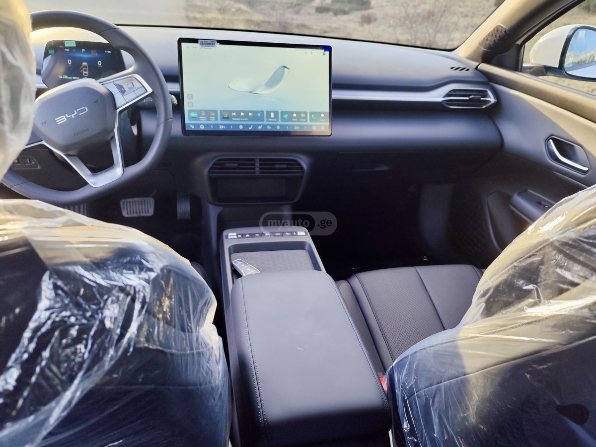 BYD E7 