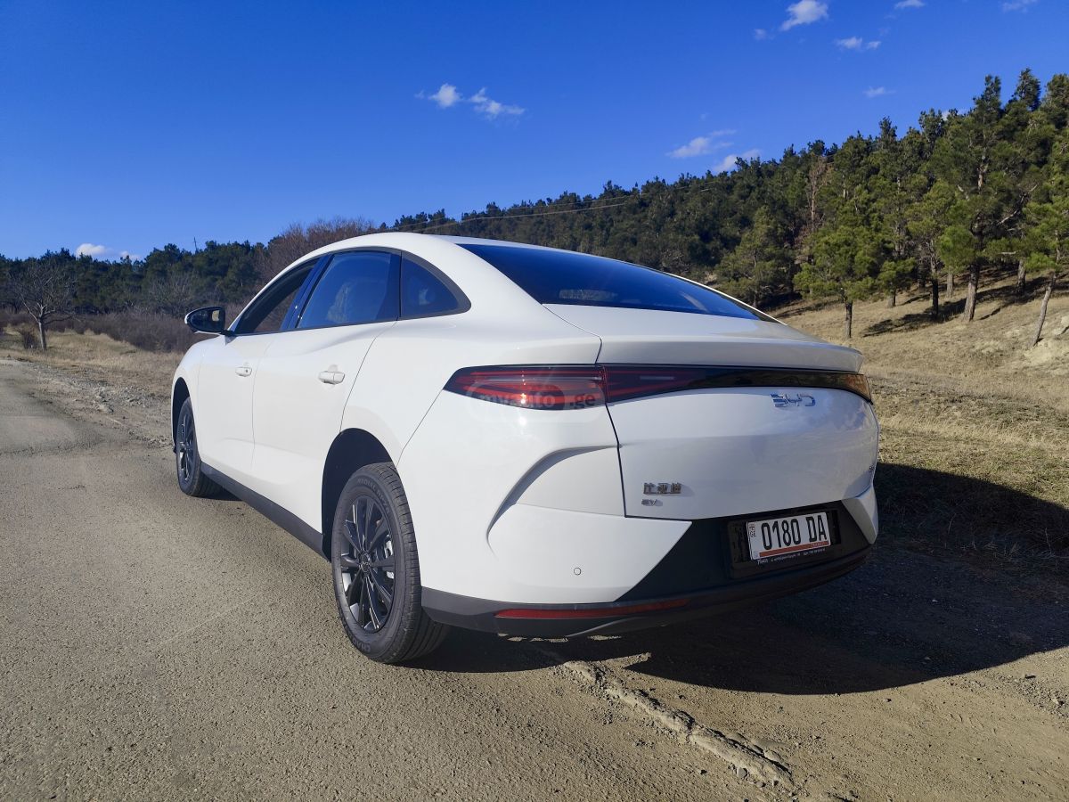 BYD E7 