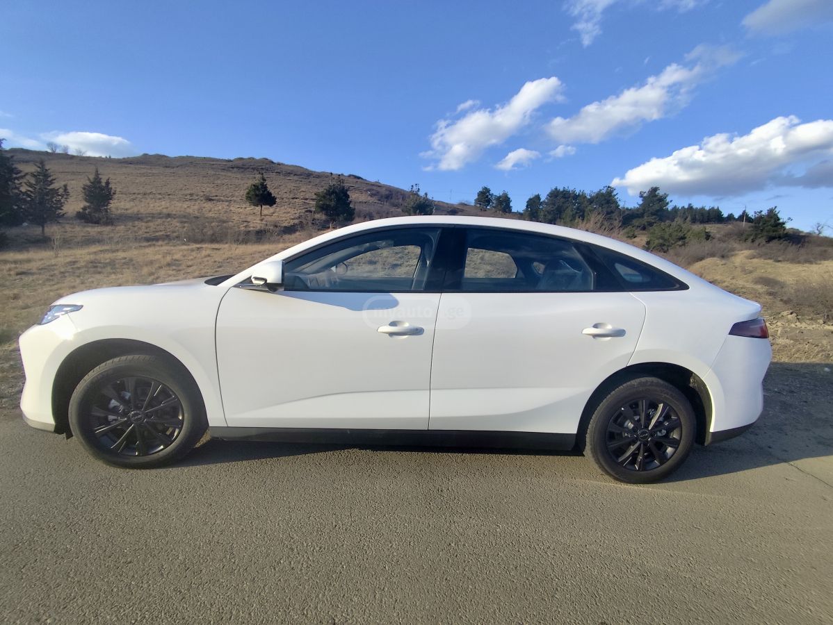 BYD E7 