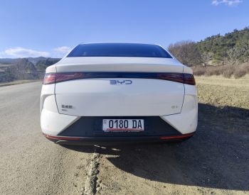 BYD E7 